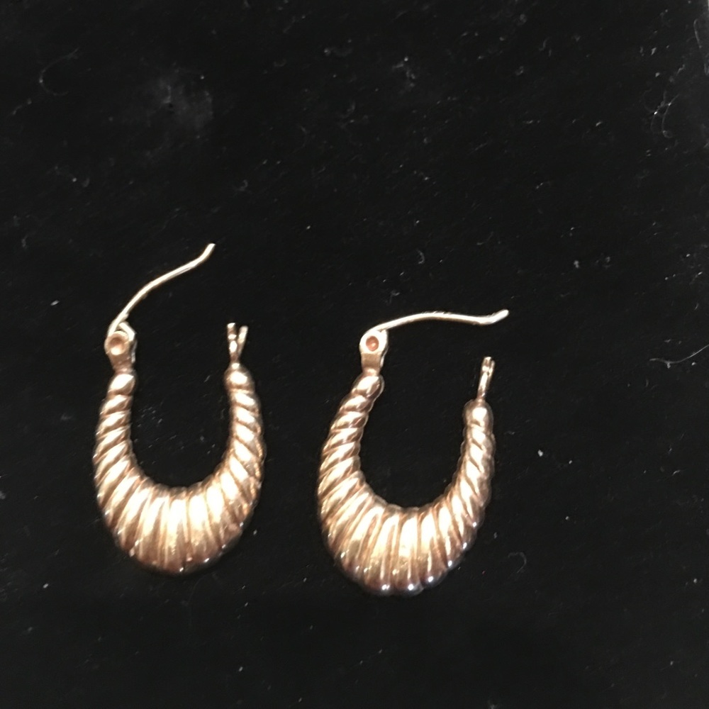 14K gold vintage earrings.